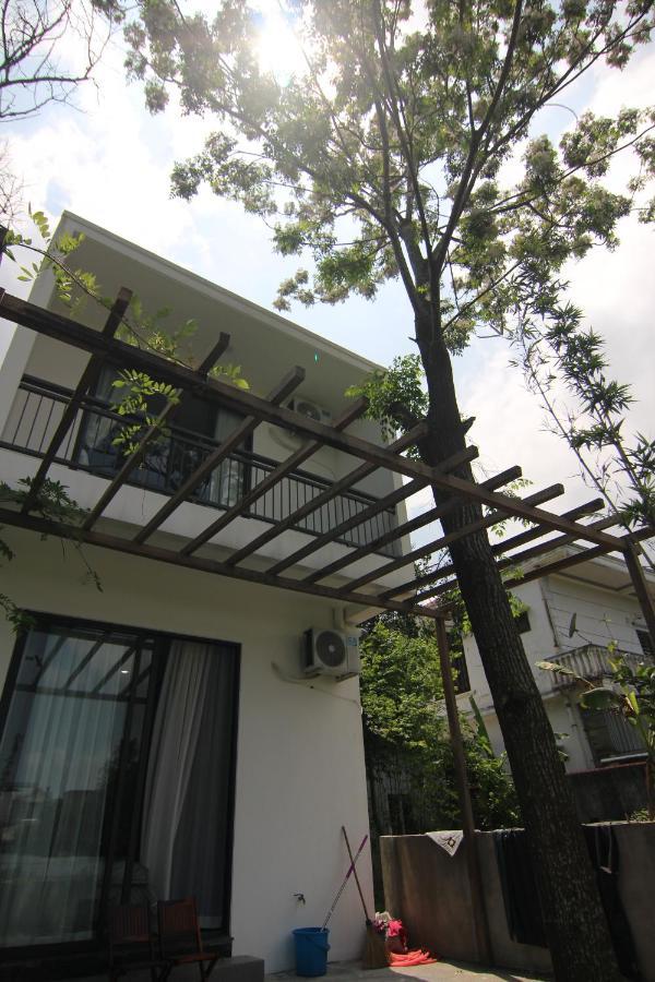 Dory Homestay Hué Extérieur photo